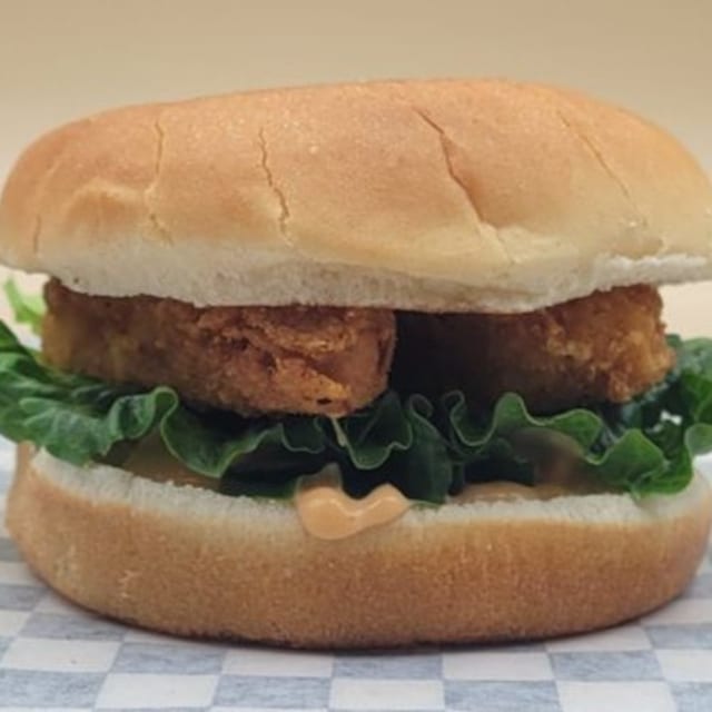 Junior Vegan Crispy Chicken (2pcs) :.
